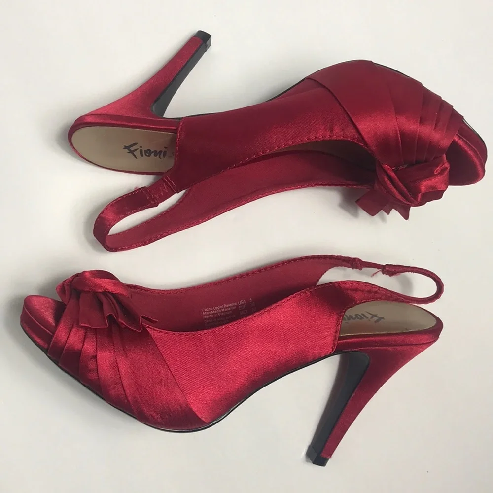 Fioni Nights Red Satin Slingback Heels – Size 5 - Picture 5 of 7